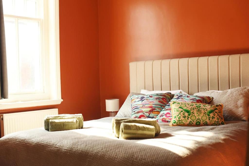 Three-Storey, Renovated 1890S Heritage Home In Spitalfields Market Londra Esterno foto