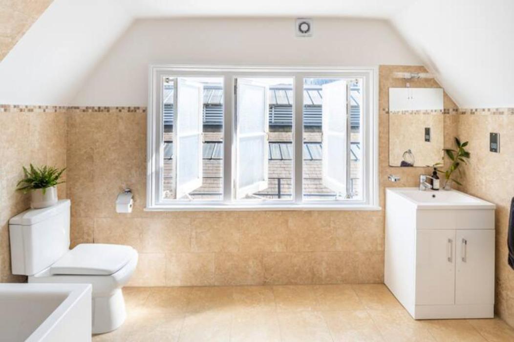 Three-Storey, Renovated 1890S Heritage Home In Spitalfields Market Londra Esterno foto
